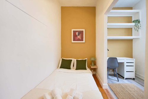 Room in a 5-bedroom apartment in Rua dos Poiais de São Bento , Lisboa - Gallery - 6