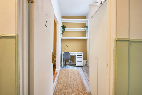 Room in a 5-bedroom apartment in Rua dos Poiais de São Bento , Lisboa - Gallery - 9