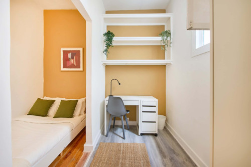 Room in a 5-bedroom apartment in Rua dos Poiais de São Bento , Lisboa - Gallery - 5