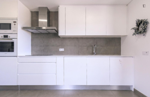 Shining 3 Bedroom Apartment with a balcony close to  - Gallery - 37