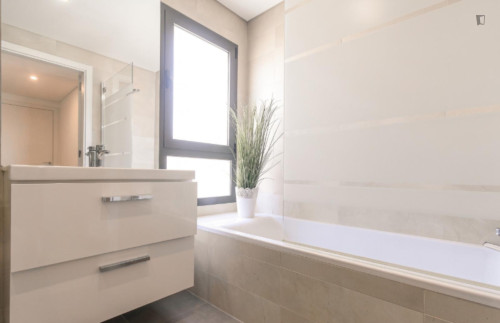 Shining 3 Bedroom Apartment with a balcony close to  - Gallery - 41