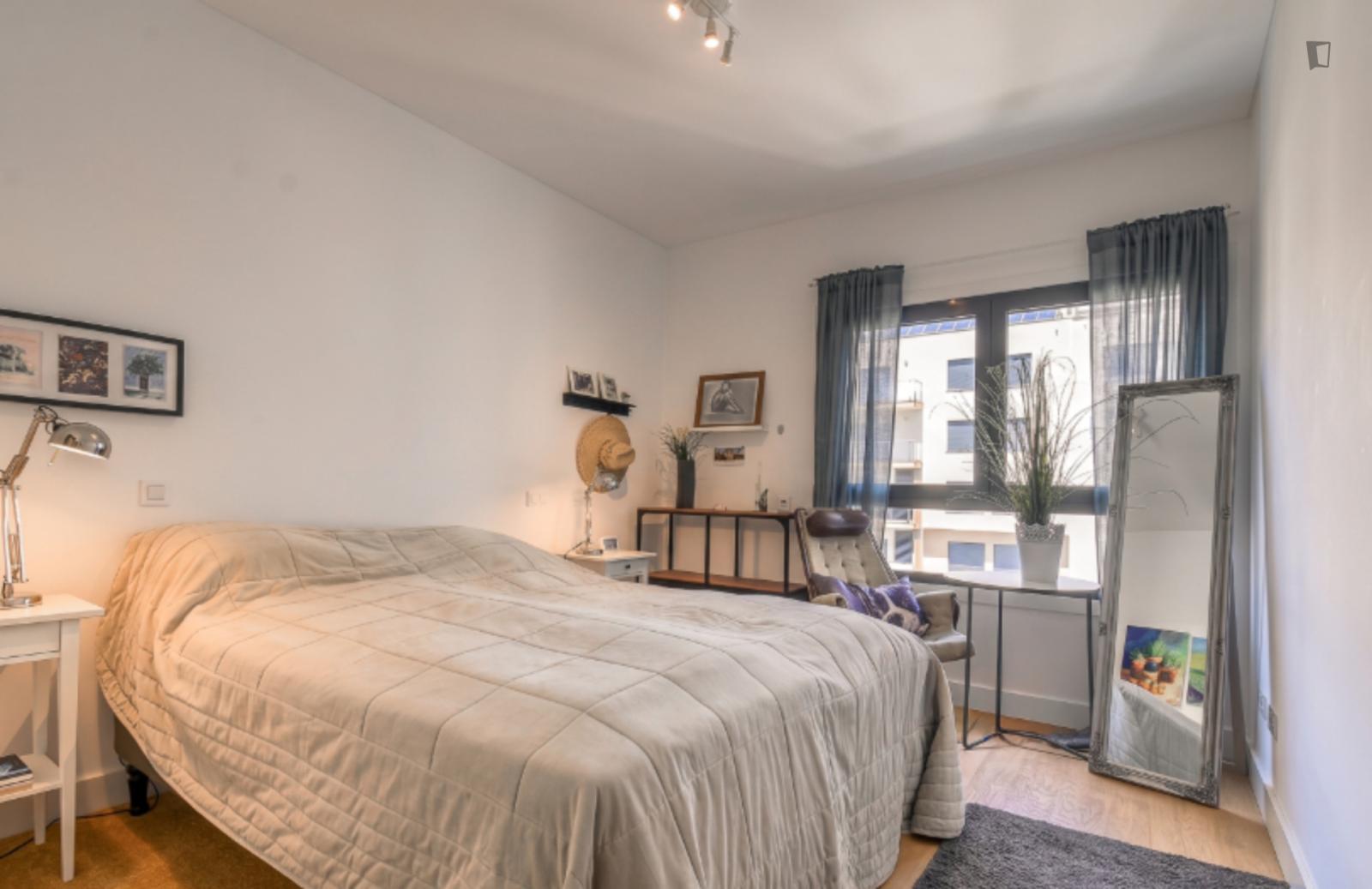 Shining 3 Bedroom Apartment With A Balcony Close To - 1