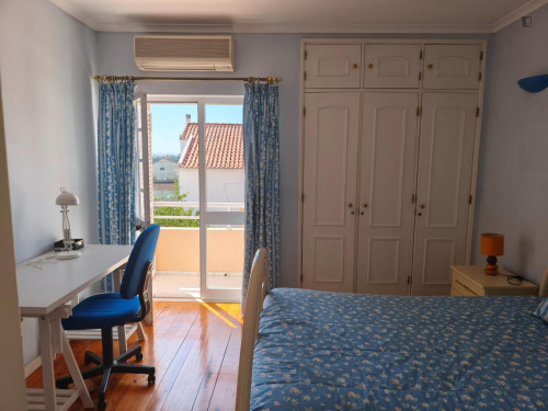 Passionate Single Bedroom with a private bathroom and a balcony close to NOVA University