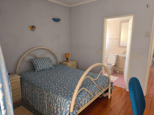 Passionate Single Bedroom with a private bathroom and a balcony close to NOVA University