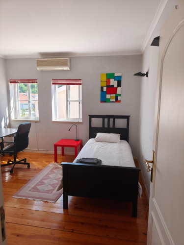 Unique Single Bedroom close to NOVA School of Science and Technology