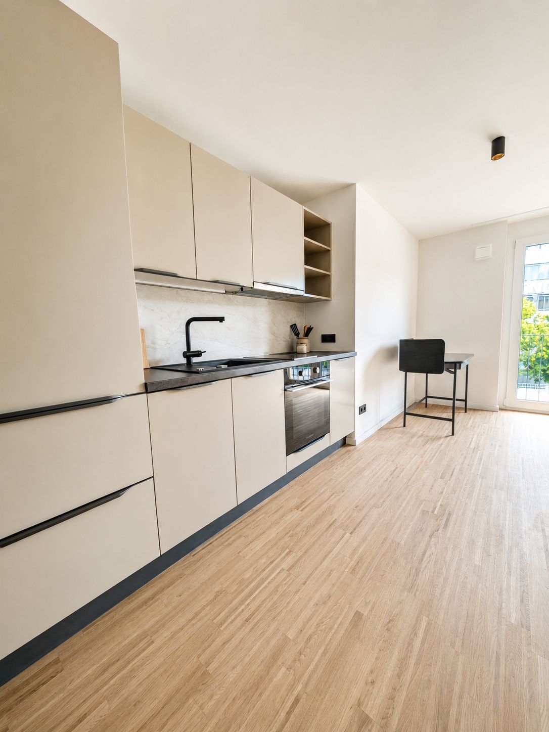 Furnished New-Build Flat In A Central Location - 6