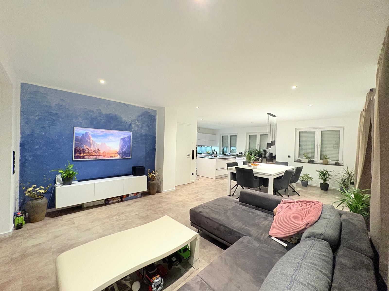 Modern Detached House With Terrace - 11