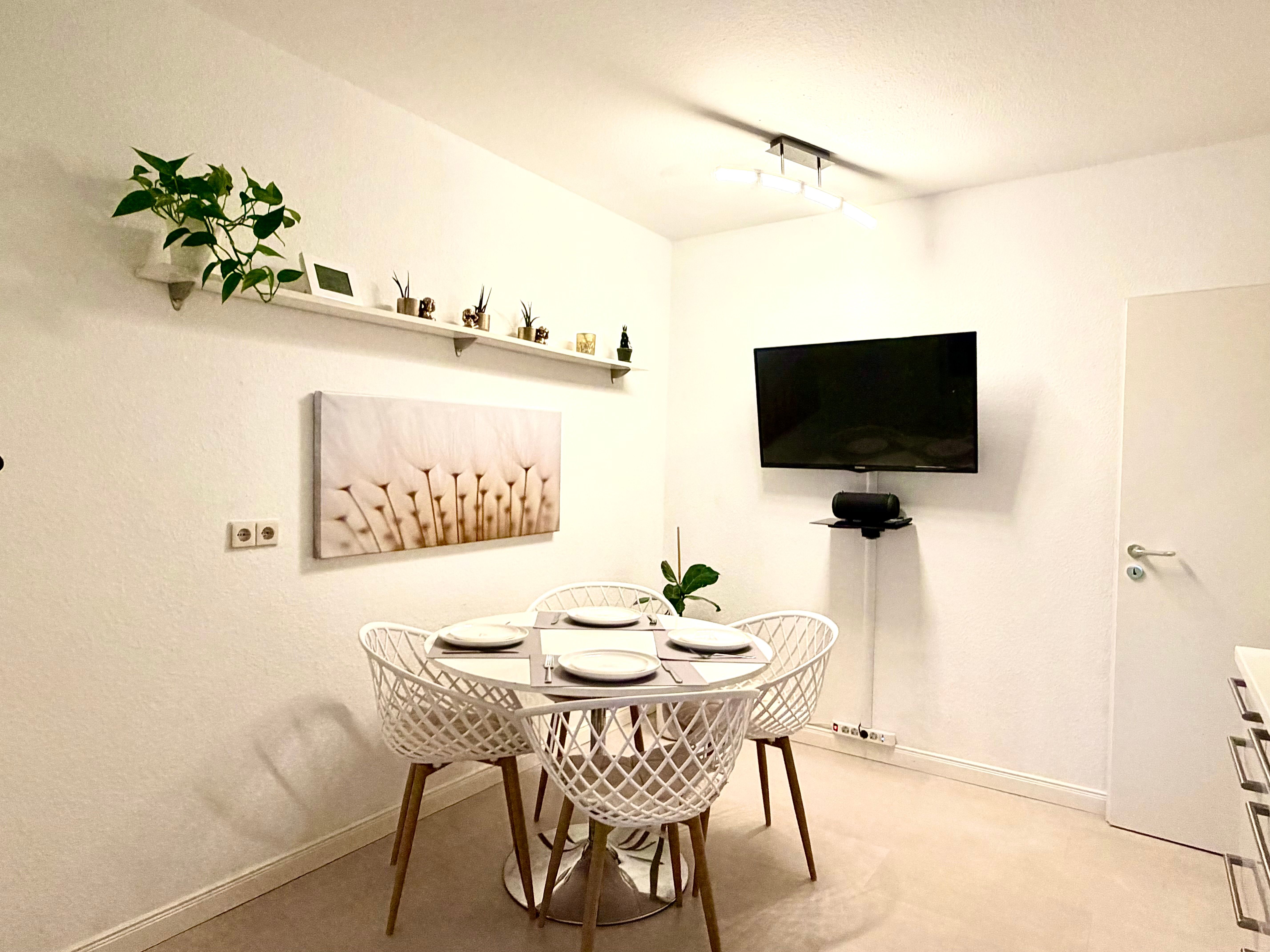 Stylish Furnished 3-Room Apartment With Terrace & Underground Parking In Bruchsal - 2