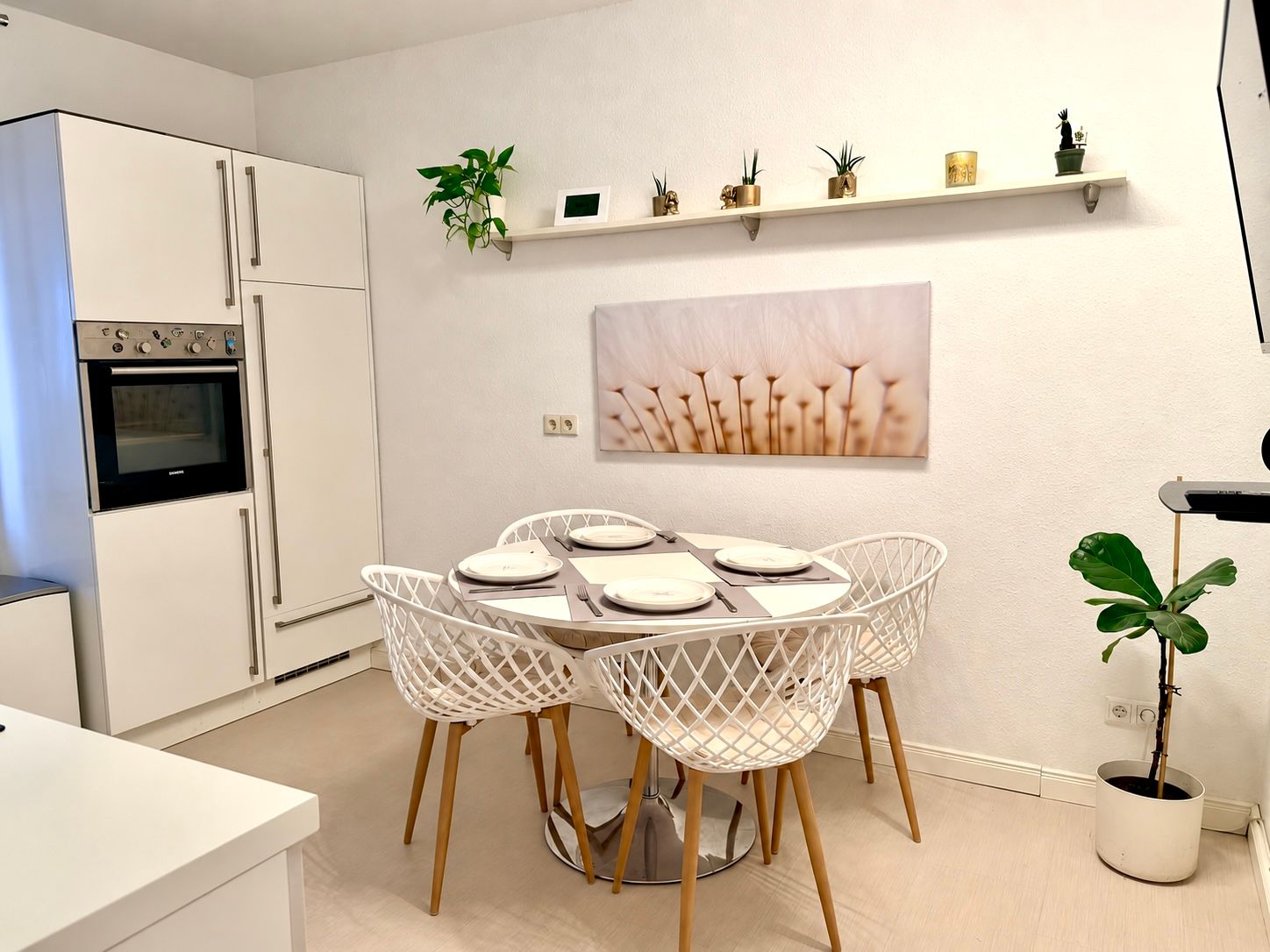 Stylish Furnished 3-Room Apartment With Terrace & Underground Parking In Bruchsal - 3