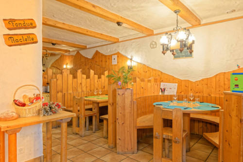 Bourg Home - Gallery - 63