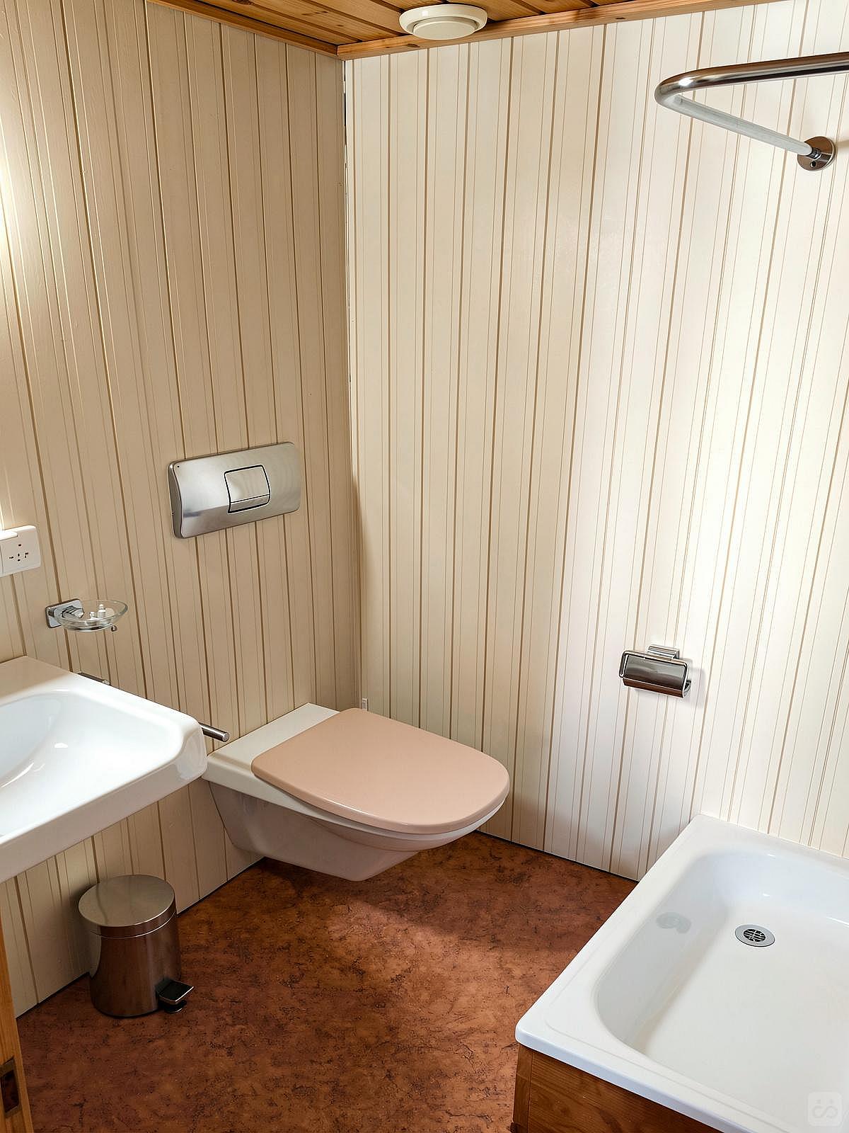 Double Room W/ Shower - 1