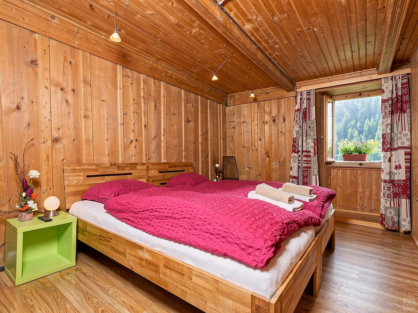 Double Room W/ Shared Bathroom - 1