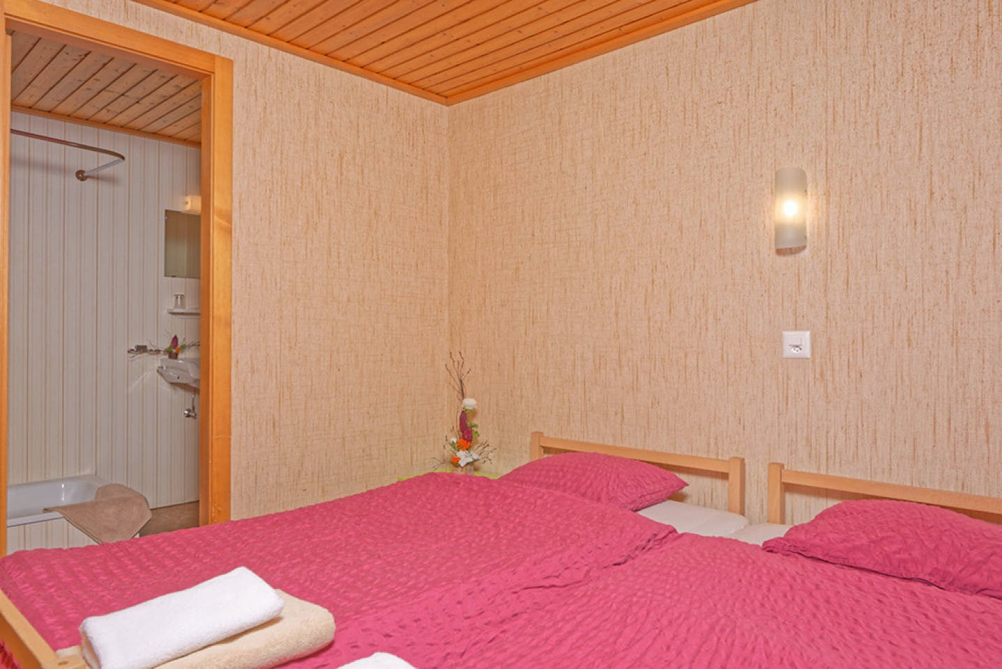  Double Room W/ Shower  -  Antique Lodge w/ Carnotzet + Infrared Sauna  - Gallery -  1