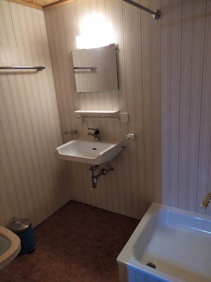  Double Room W/ Shower  -  Antique Lodge w/ Carnotzet + Infrared Sauna  - Gallery -  9