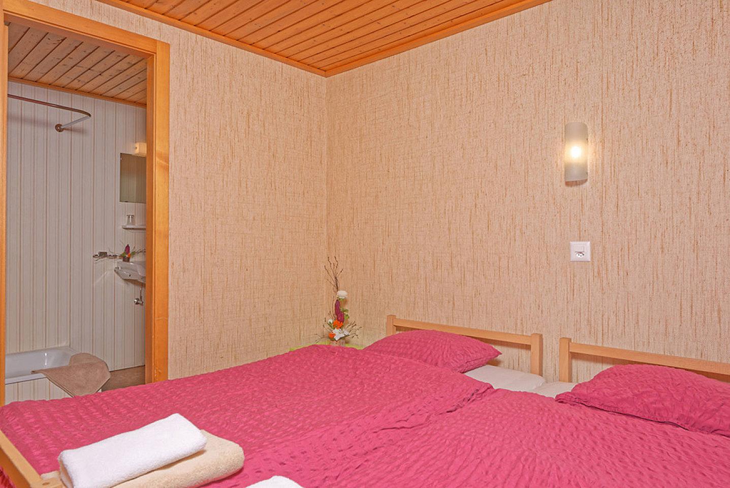  Double Room W/ Shower  -  Antique Lodge w/ Carnotzet + Infrared Sauna  - Gallery -  15