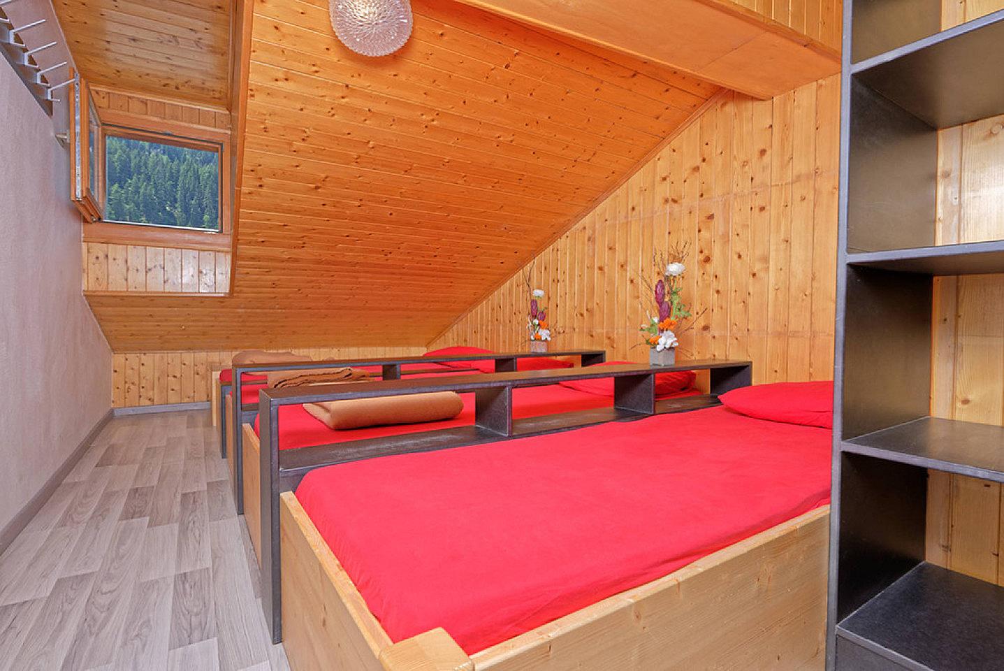  Bed In A 4-Bed Room (females Only)  -  Antique Lodge w/ Carnotzet + Infrared Sauna  - Gallery -  25