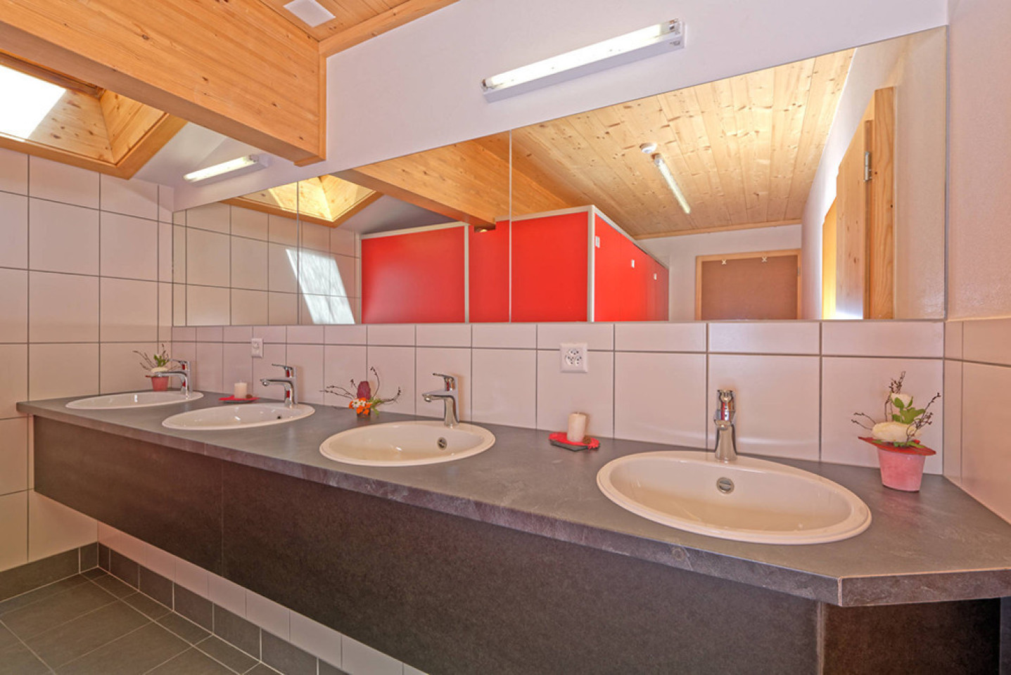  Bed In A 4-Bed Room (females Only)  -  Antique Lodge w/ Carnotzet + Infrared Sauna  - Gallery -  18