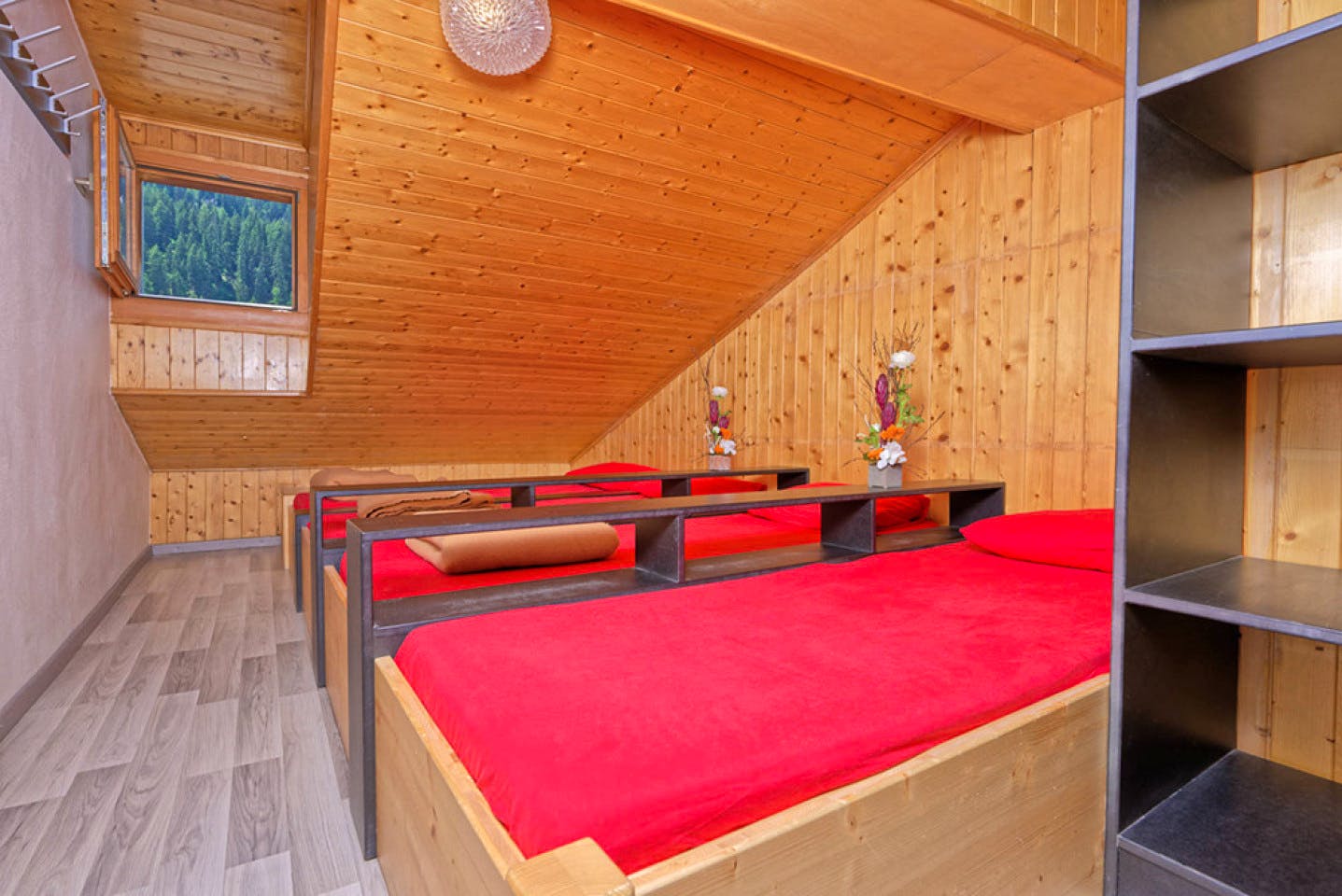  Bed In A 4-Bed Room (females Only)  -  Antique Lodge w/ Carnotzet + Infrared Sauna  - Gallery -  7