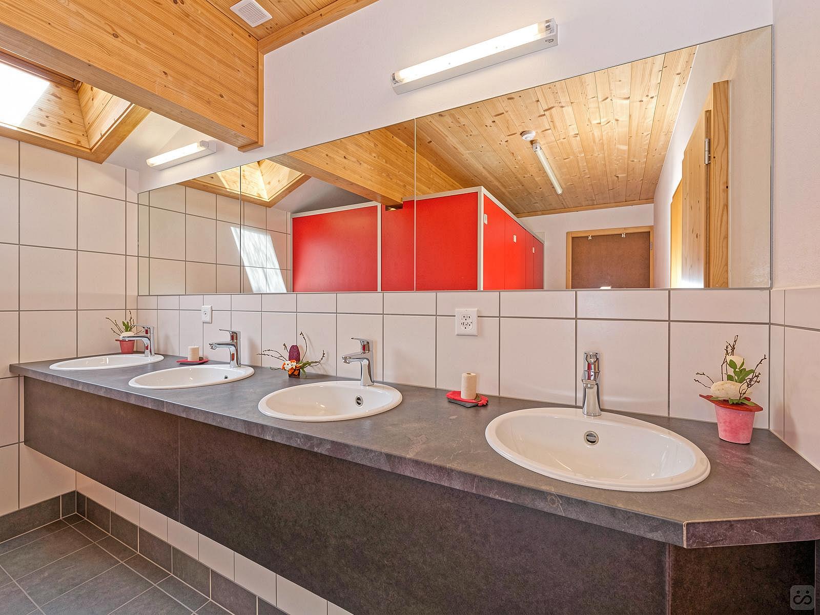  Bed In A 4-Bed Room (females Only)  -  Antique Lodge w/ Carnotzet + Infrared Sauna  - Gallery -  36