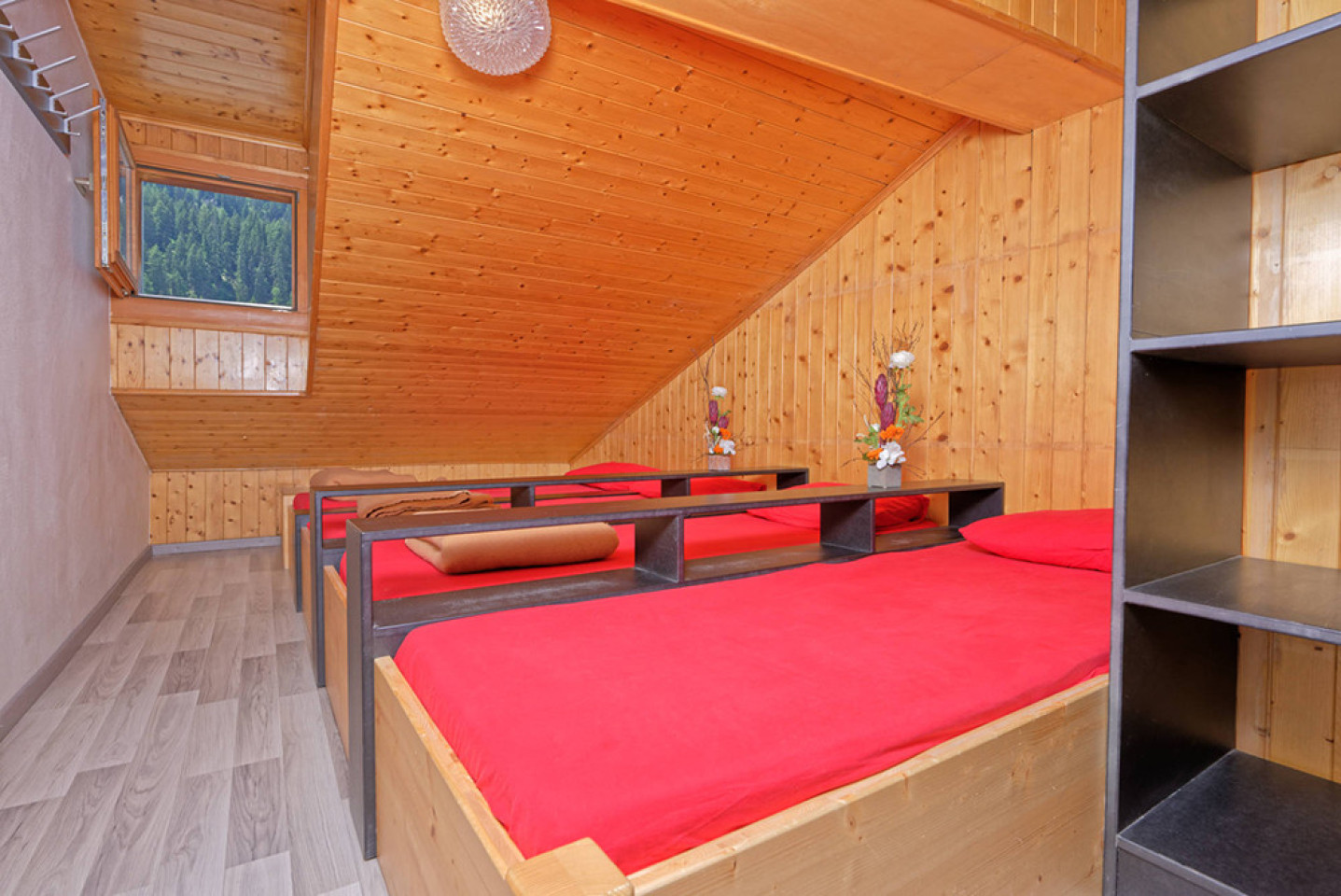  Bed In A 4-Bed Room (females Only)  -  Antique Lodge w/ Carnotzet + Infrared Sauna  - Gallery -  13