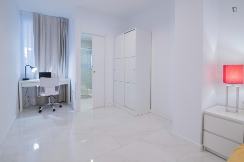 Spacios and inviting studio in Natzaret - Gallery - 13