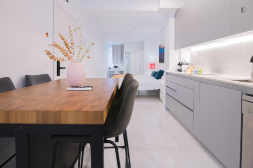 Spacios and inviting studio in Natzaret - Gallery - 27