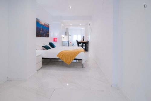 Spacios and inviting studio in Natzaret - Gallery - 11
