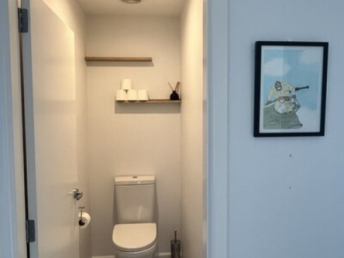 Active house with chickens! - Gallery - 7