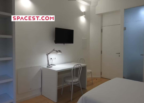 Ensuite room in renovated apartment in Saldanha - S3