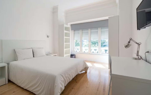 Ensuite room in renovated apartment in Saldanha - S3