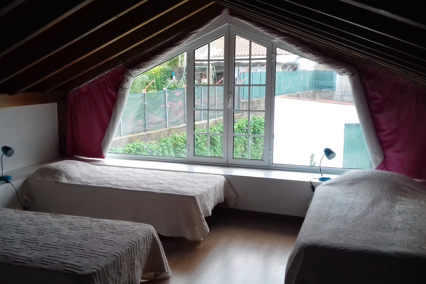 Bed In A 4-Bed Mixed Gender Room - Candelária Home - Gallery - 19