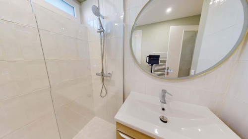 Room in Rue Xavier Dezeuze, Montpellier for 66 m² with 3 bedrooms - Gallery - 3