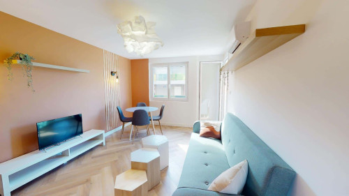 Room in Rue Xavier Dezeuze, Montpellier for 66 m² with 3 bedrooms