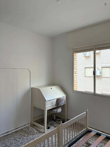 Room in Calle Vinader, Murcia for 120 m² with 4 bedrooms