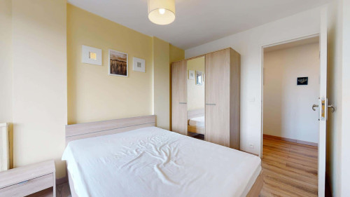 Room in Rue Joachim du Bellay, Toulouse for 97 m² with 5 bedrooms