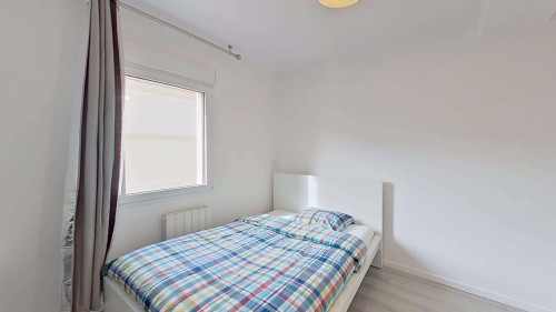 Room in Rue d'Elbeuf, Rouen for 78 m² with 3 bedrooms