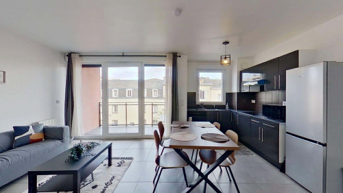 Room in Rue d'Elbeuf, Rouen for 78 m² with 3 bedrooms