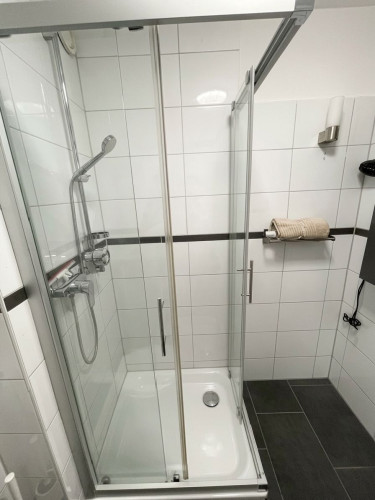 Düsseltal: Beautiful 1.5 room apartment with terrace with view of the residential complex park Ready-to-live beautiful suite in Düsseldorf - Gallery - 2