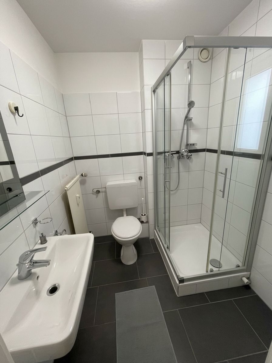 Düsseltal: Beautiful 1.5 Room Apartment With Terrace With View Of The Residential Complex Park Ready - 4