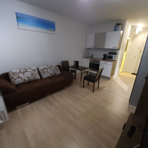 Fully furnished 1-room apartment, near U3 subway, 15 min city center, garage