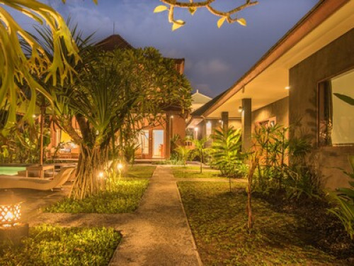 A Real Local Family Hotel - Gallery - 11