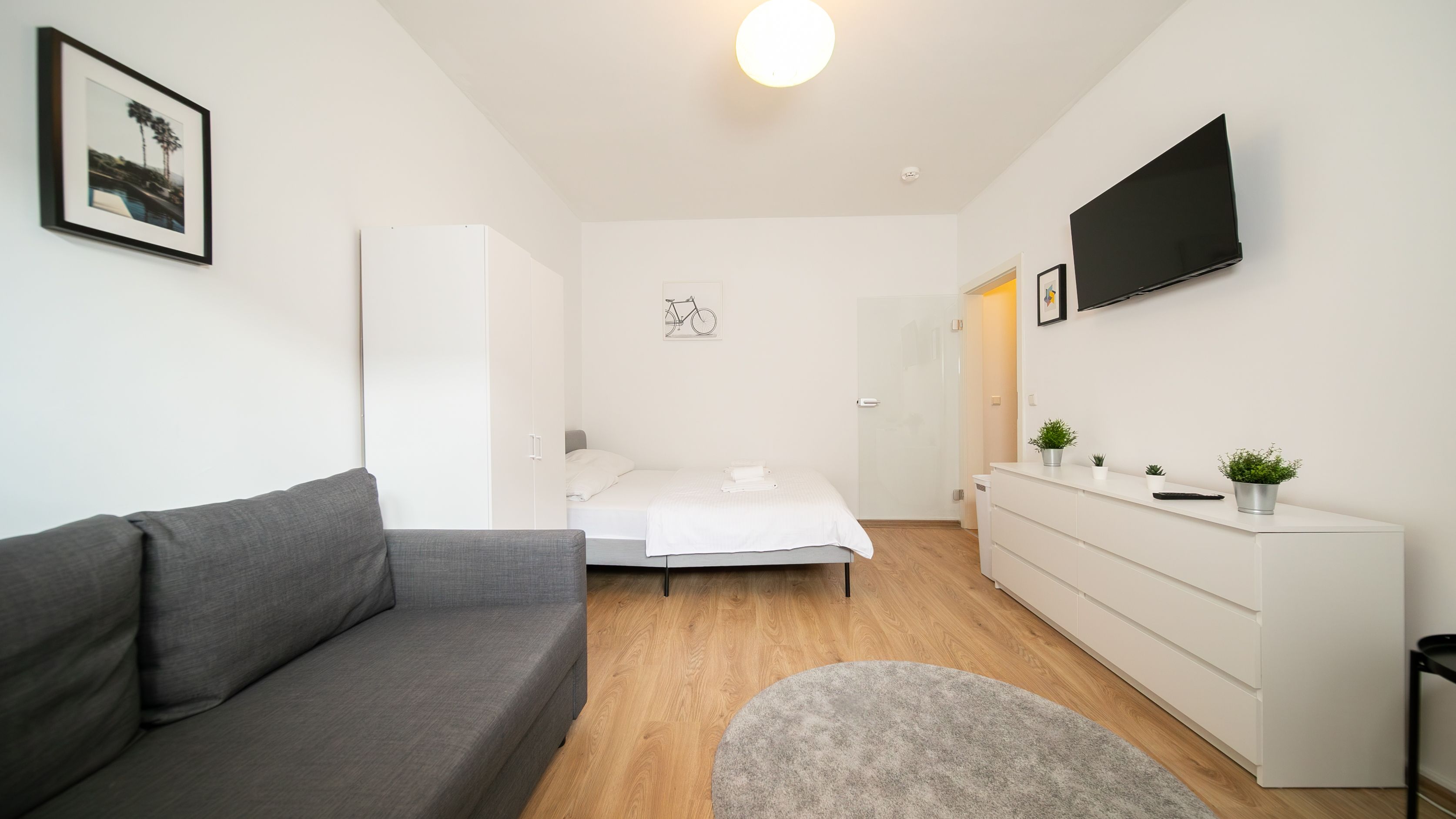 Central Apartment In A Prime Location With A Kitchen - 12
