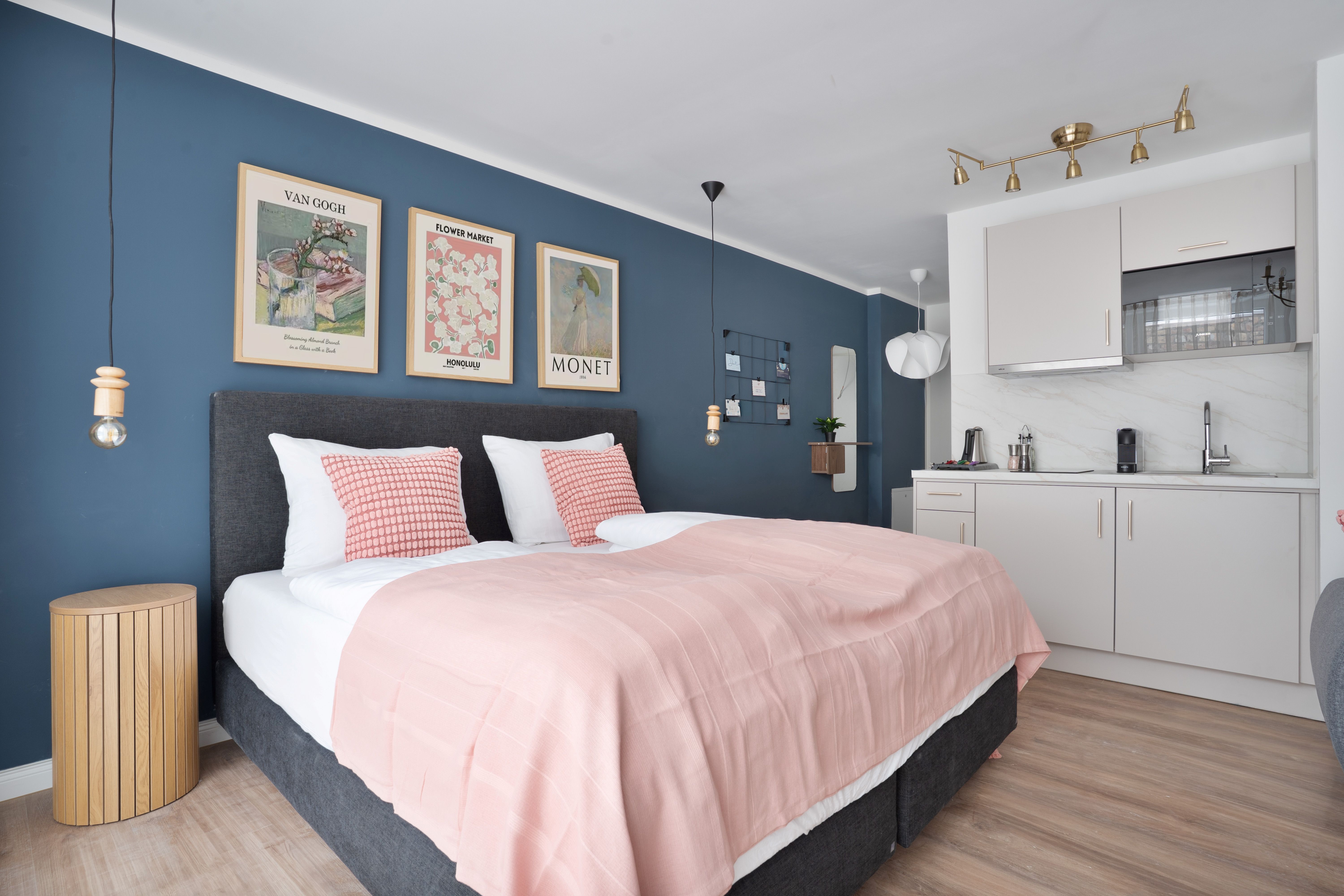 Deluxe Studio With Sofa | Kitchen | Home2share - 29
