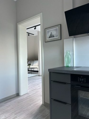 Stylish 2-Room Apartment | 90 m² | Dresden North | Parking & WiFi - Gallery - 9