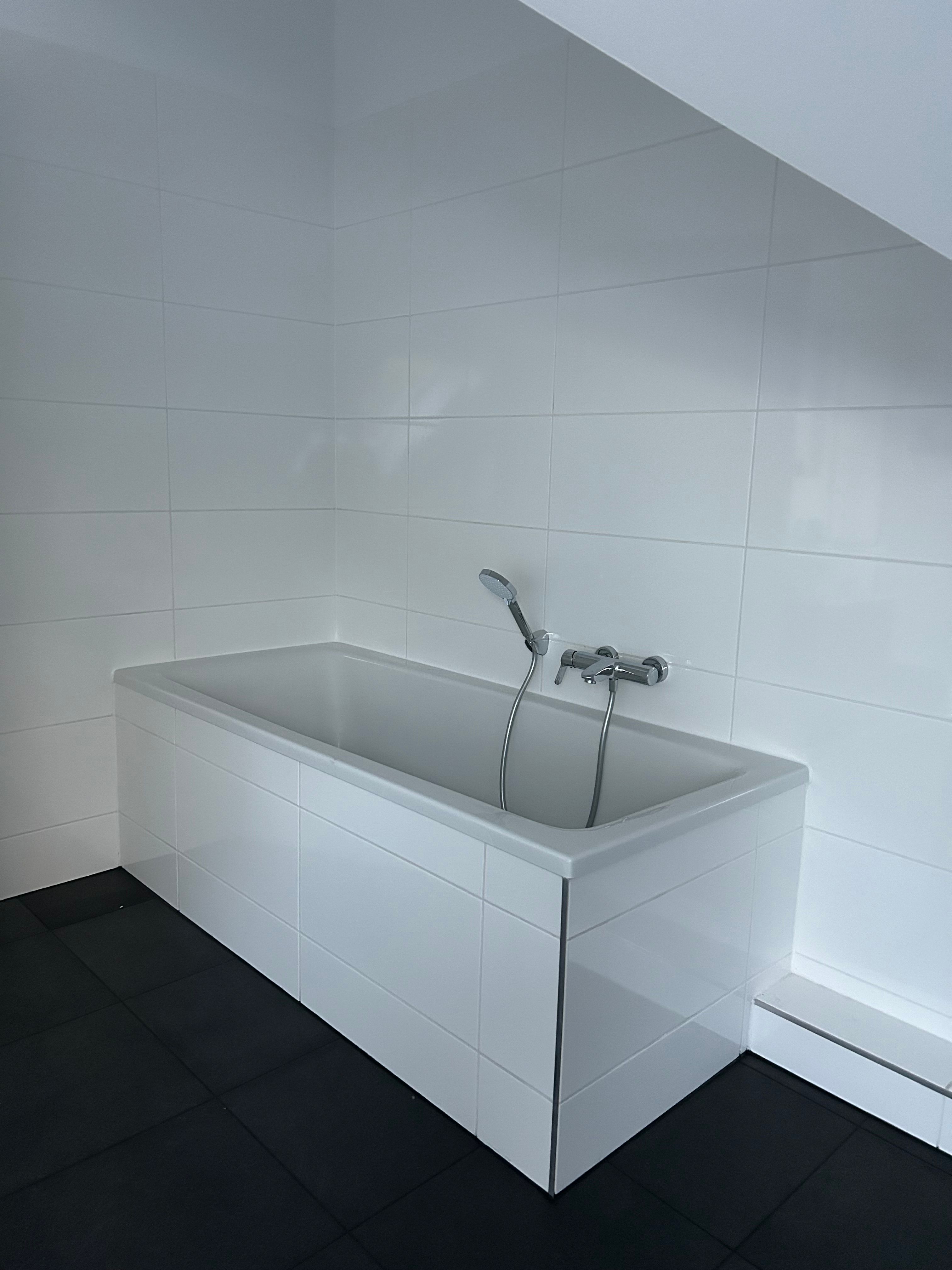 Stylish 2-Room Apartment | 90 M² | Dresden North | Parking & WiFi - 6