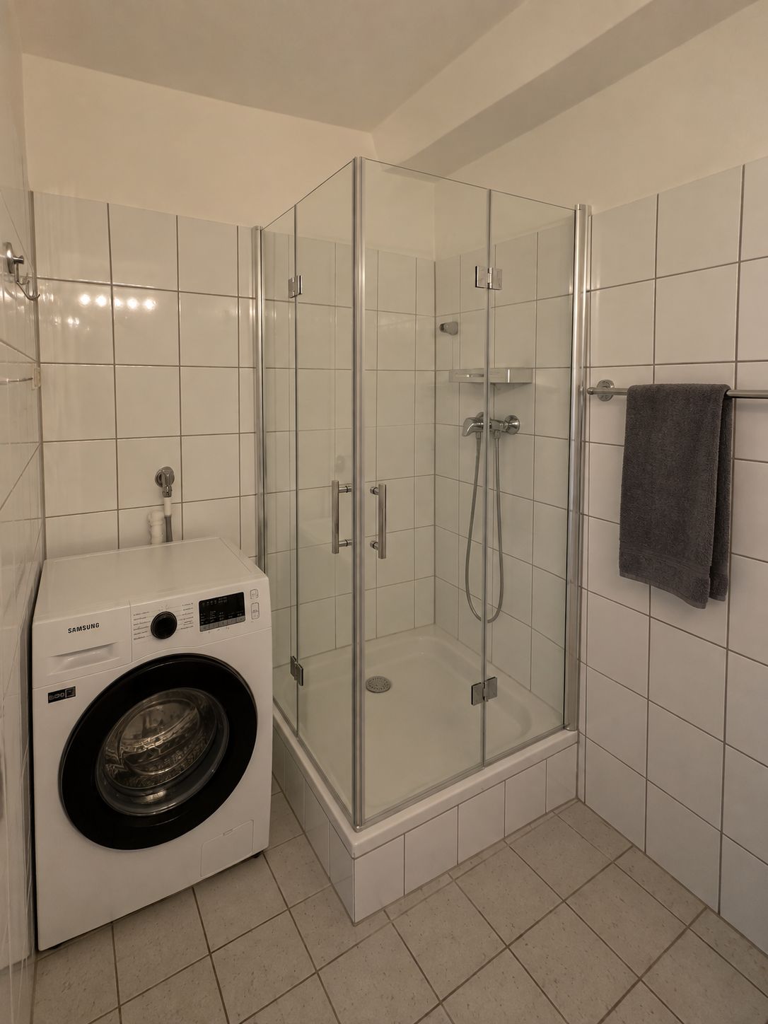 Furnished 2-Room Apartment In Düsseldorf Near EVK Hospital - 1