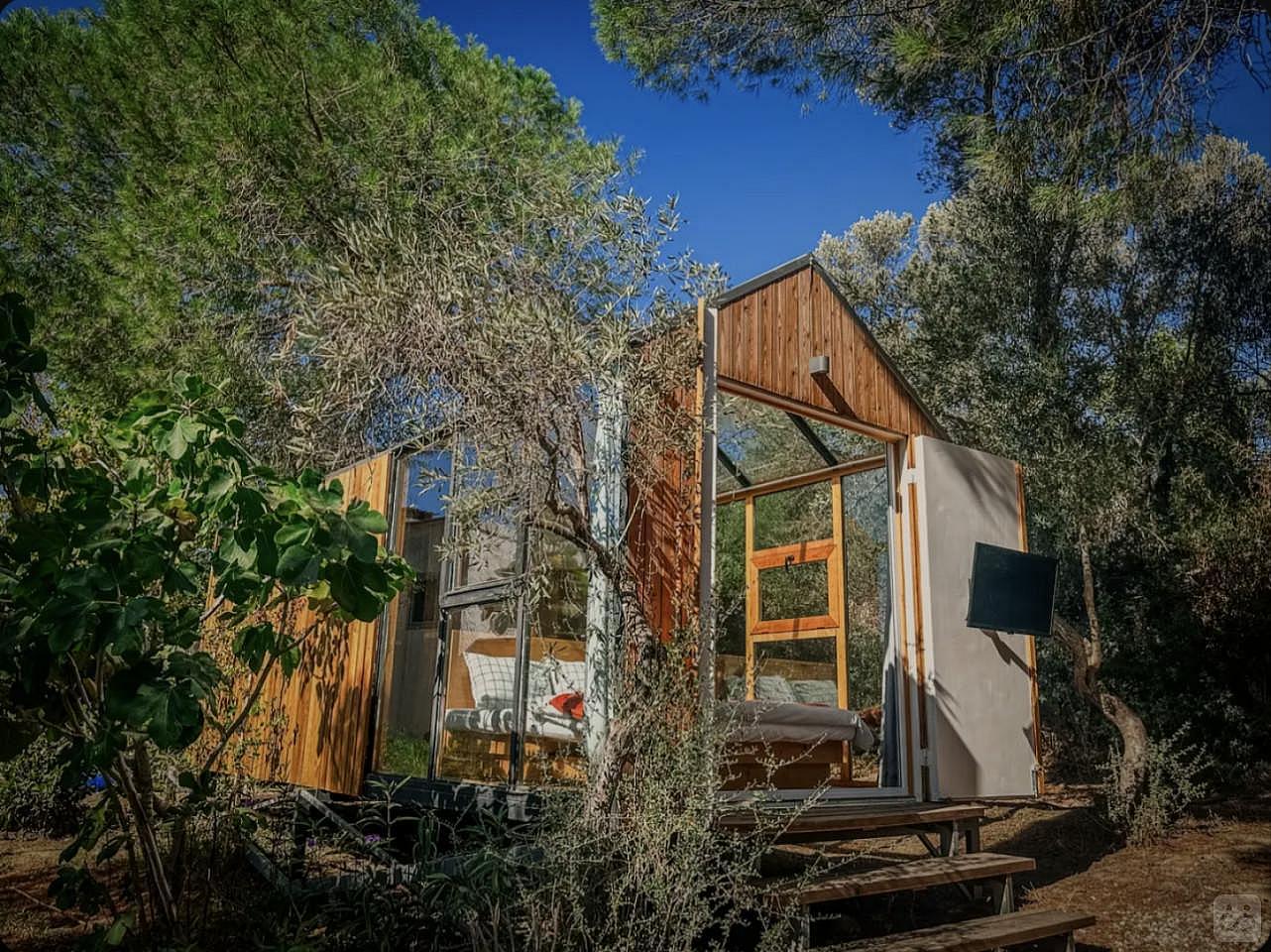 Glass Cabin - 1