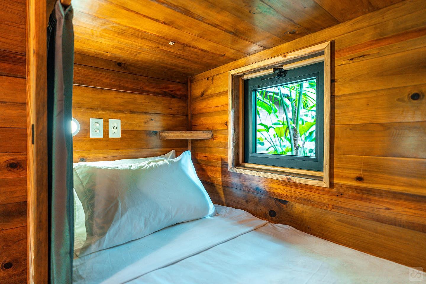 Bed In A 8-Bed Mixed Gender Room - 5