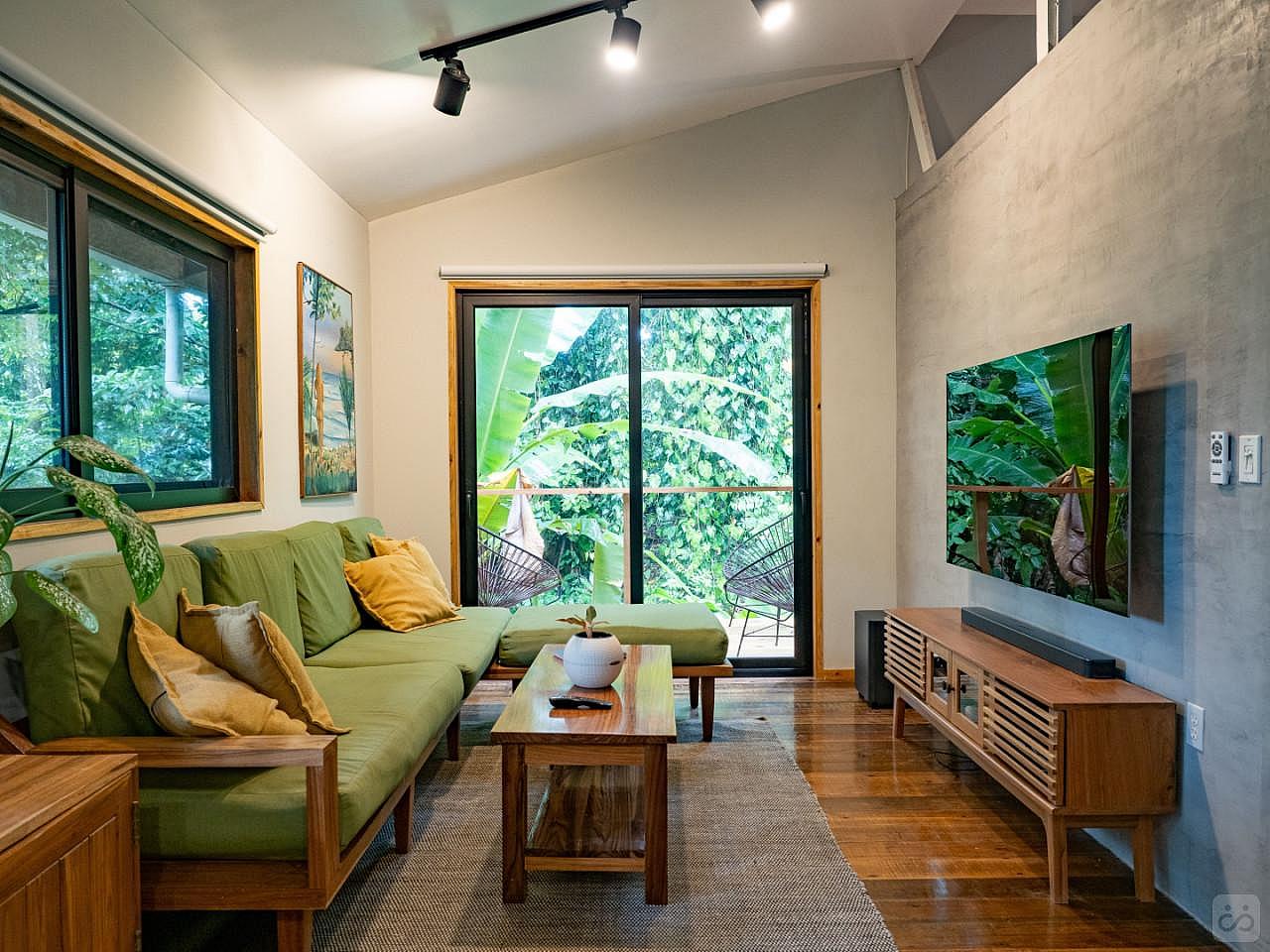 Three Bedroom Owners Apartment With AC - 8