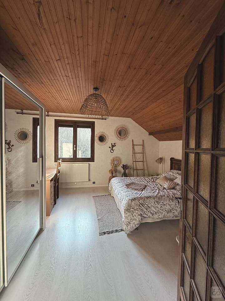 Medium Private Double Bed Room - 1